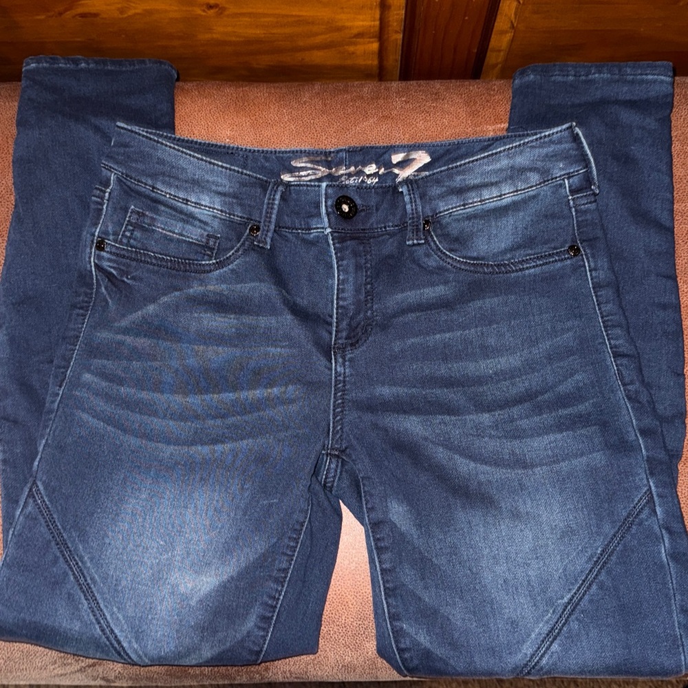 Seven7 dark denim skinny/legging jeans with detail on legs